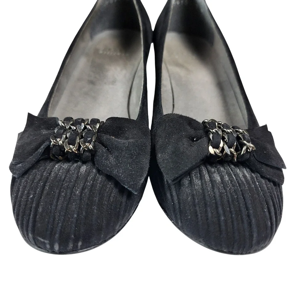 Stuart Weitzman Frobozzie Black Suede Pleated Wedge Bow Chain Link Shoe Womens 7